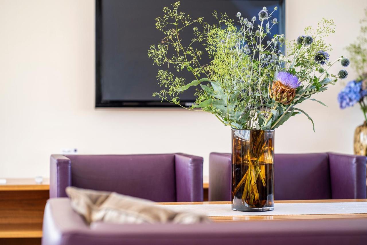 Pakat Suites Виена Екстериор снимка