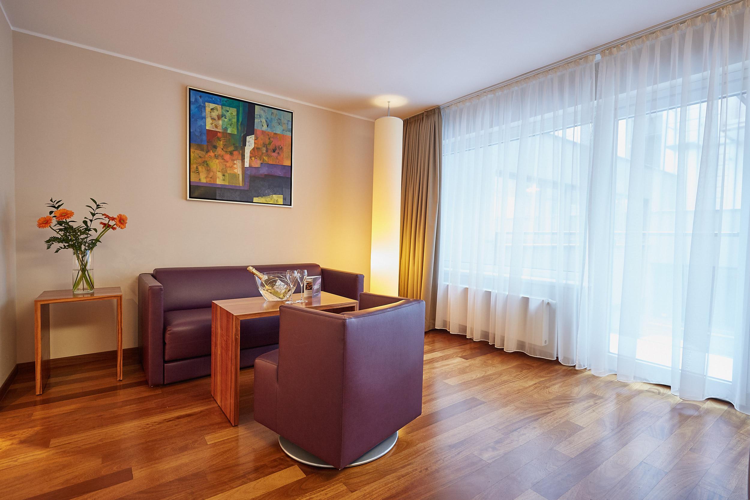 Pakat Suites Виена Екстериор снимка