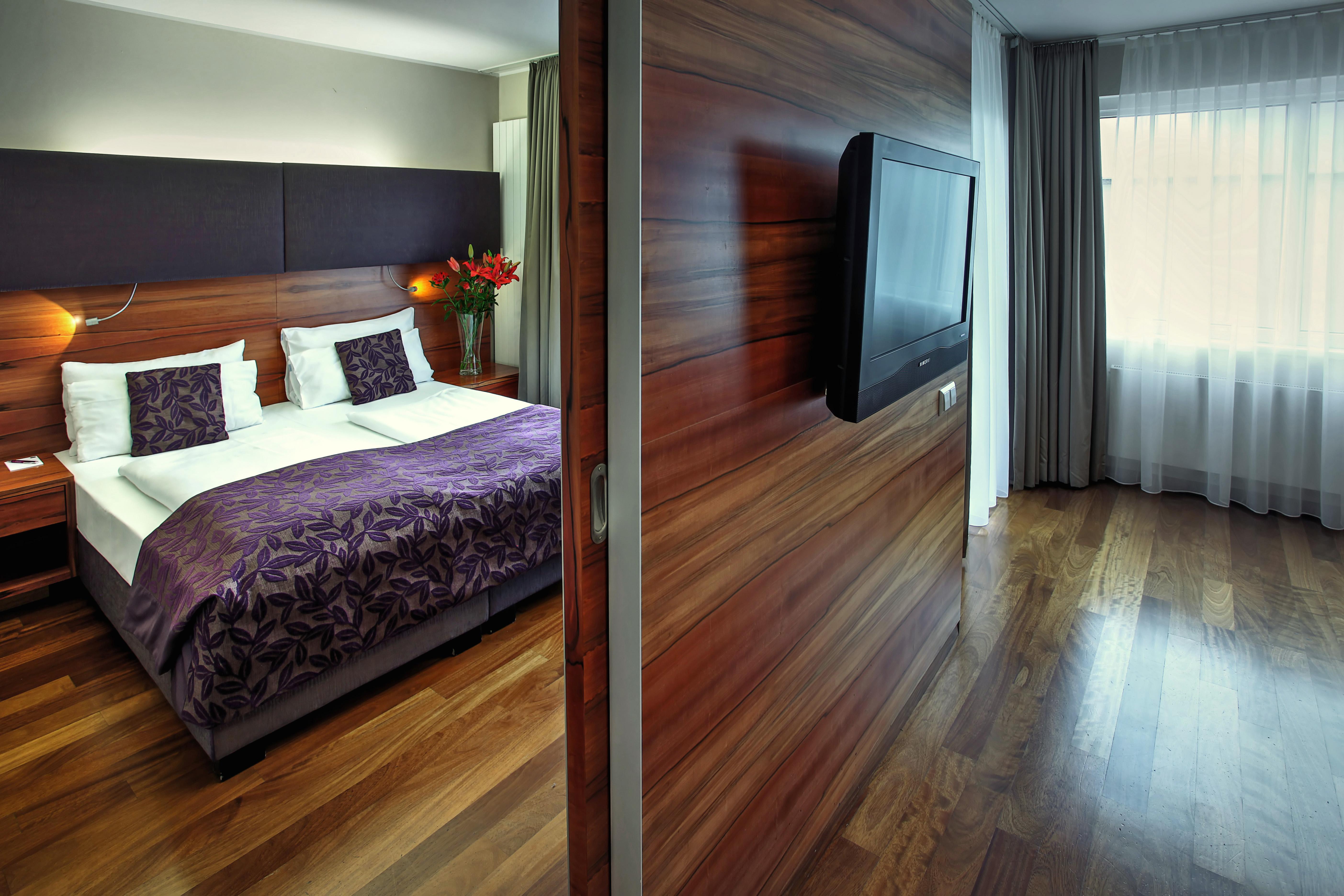 Pakat Suites Виена Екстериор снимка