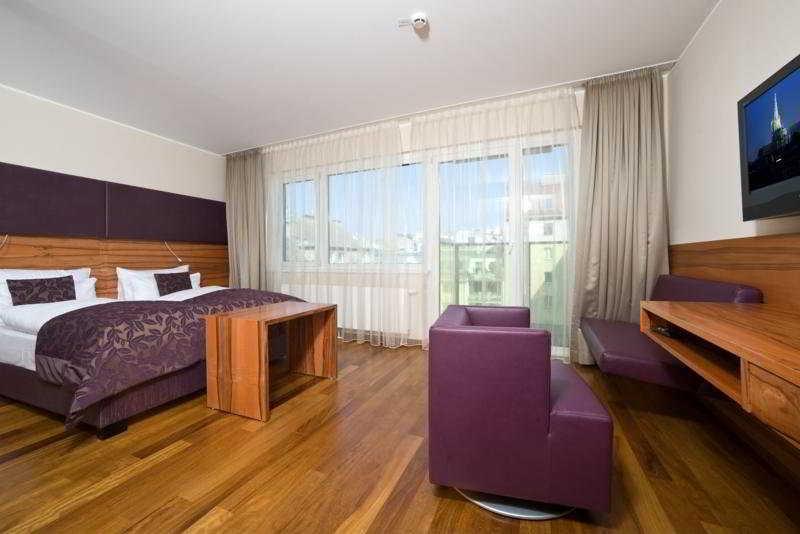 Pakat Suites Виена Екстериор снимка
