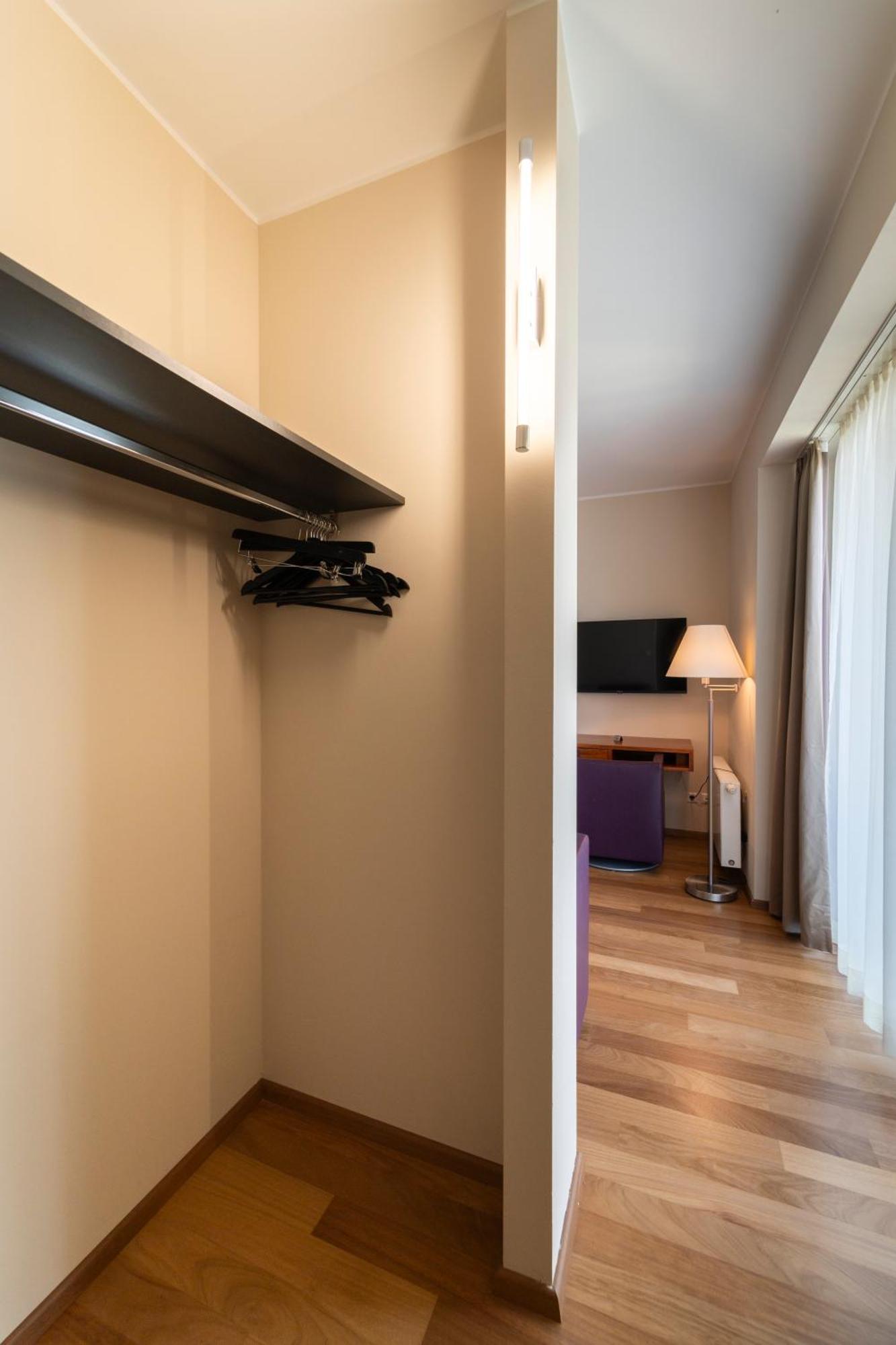 Pakat Suites Виена Екстериор снимка