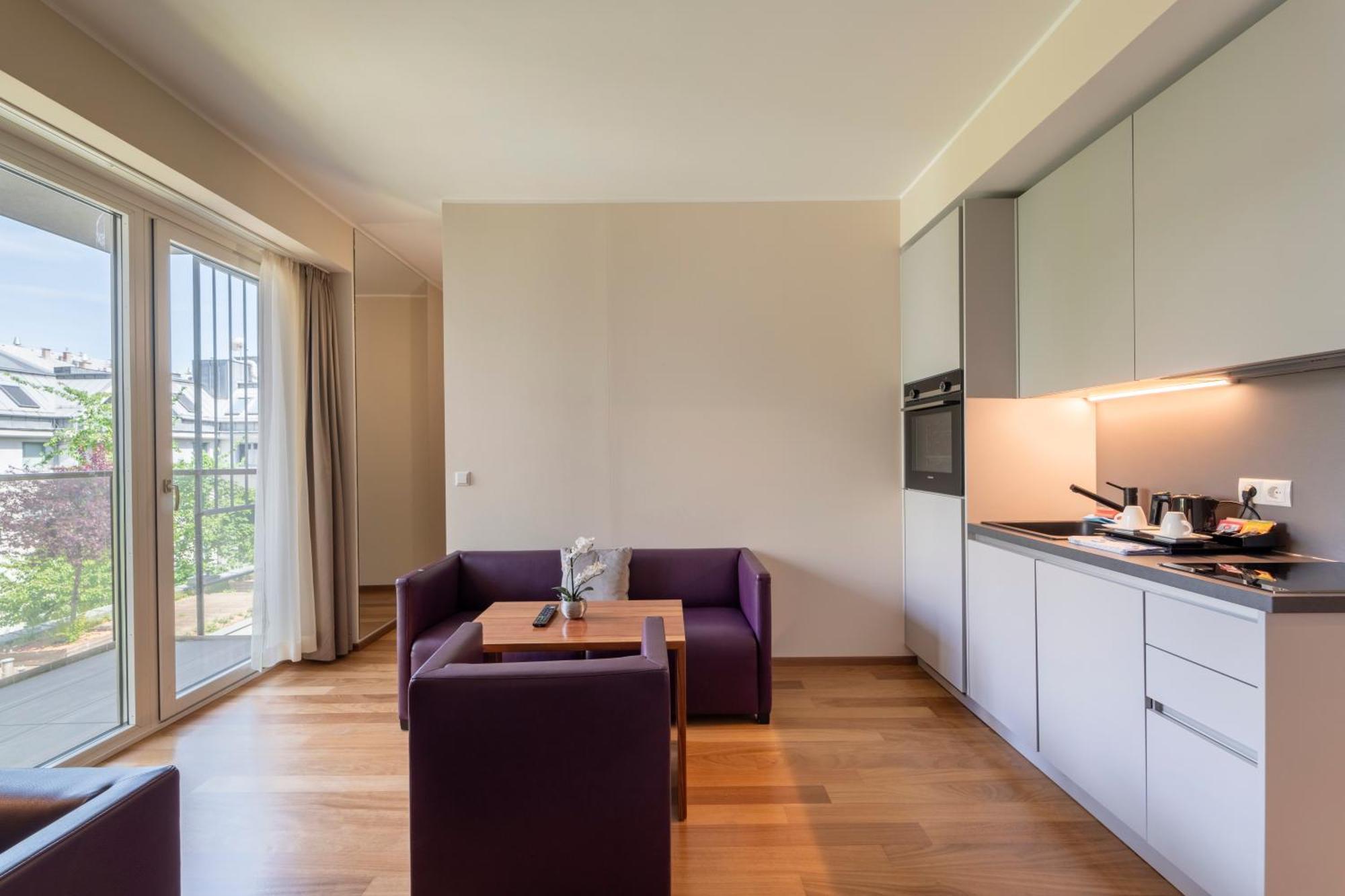 Pakat Suites Виена Екстериор снимка