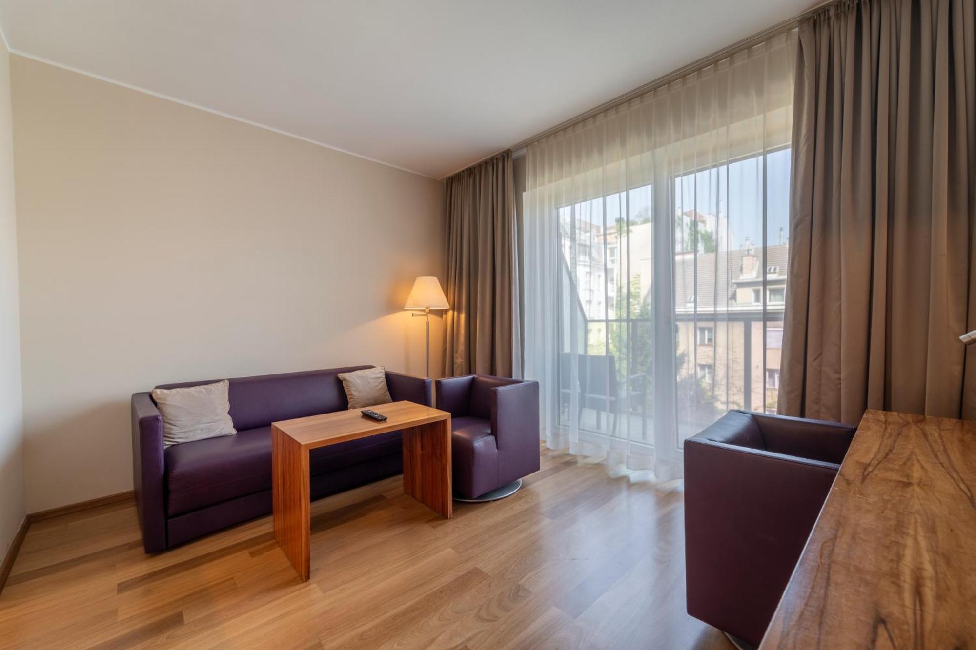 Pakat Suites Виена Екстериор снимка