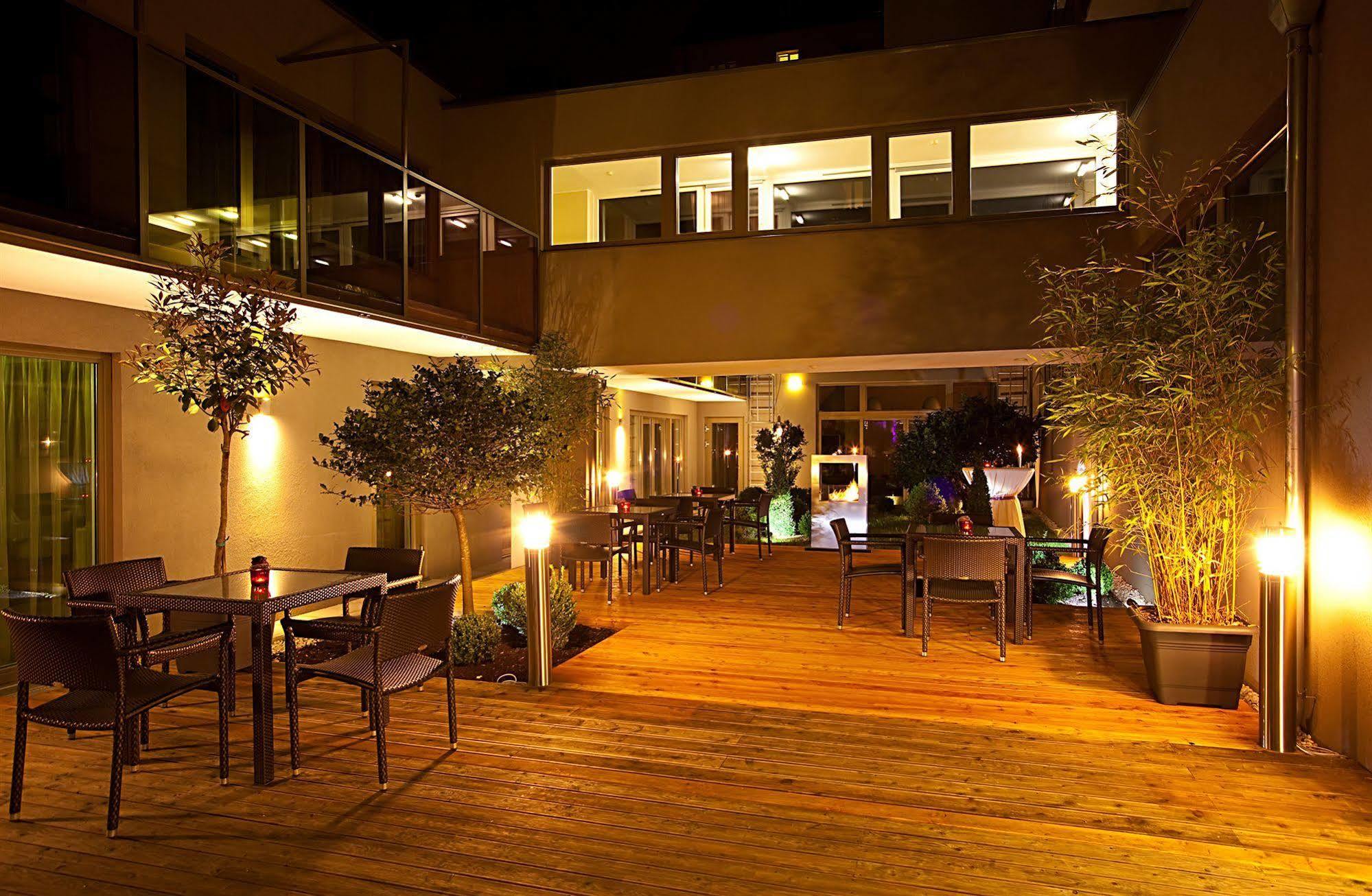 Pakat Suites Виена Екстериор снимка